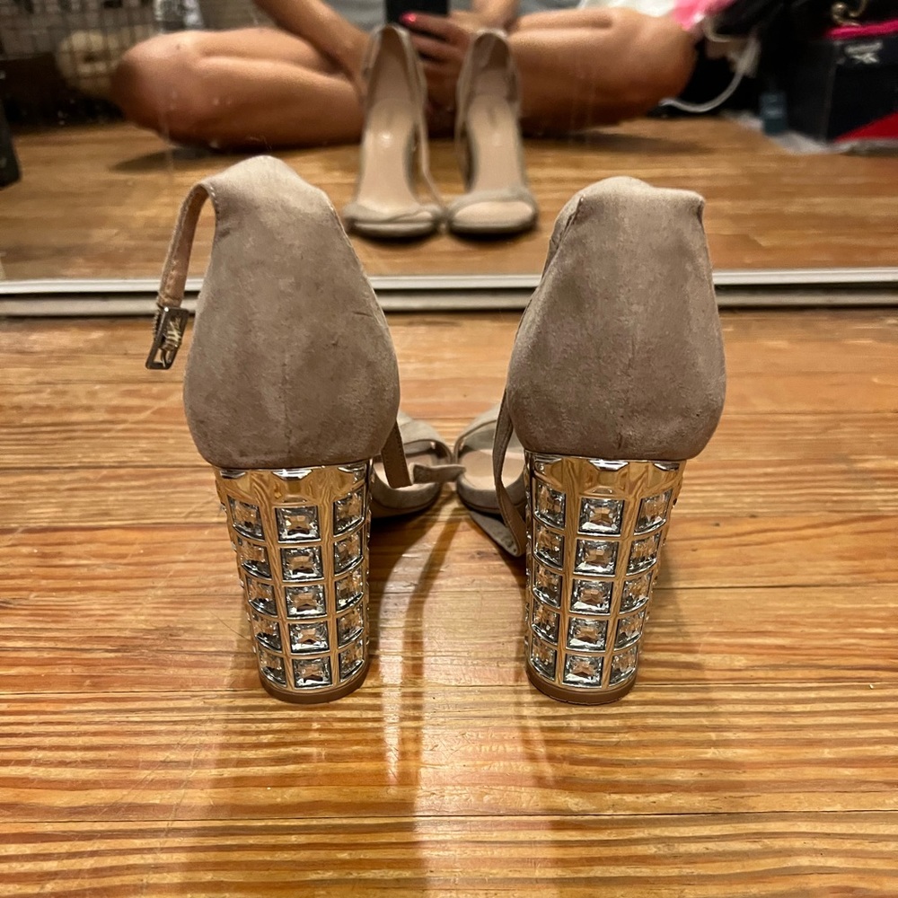 Heels - Picture 2 of 4